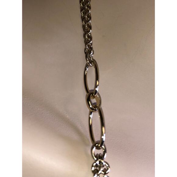 CHLOE + ISABEL sculpted open-link long statement necklace - N139 - Picture 4 of 5